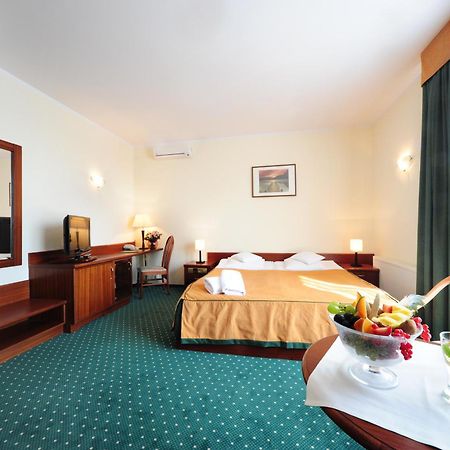 Hotel T&T Poznan Luaran gambar