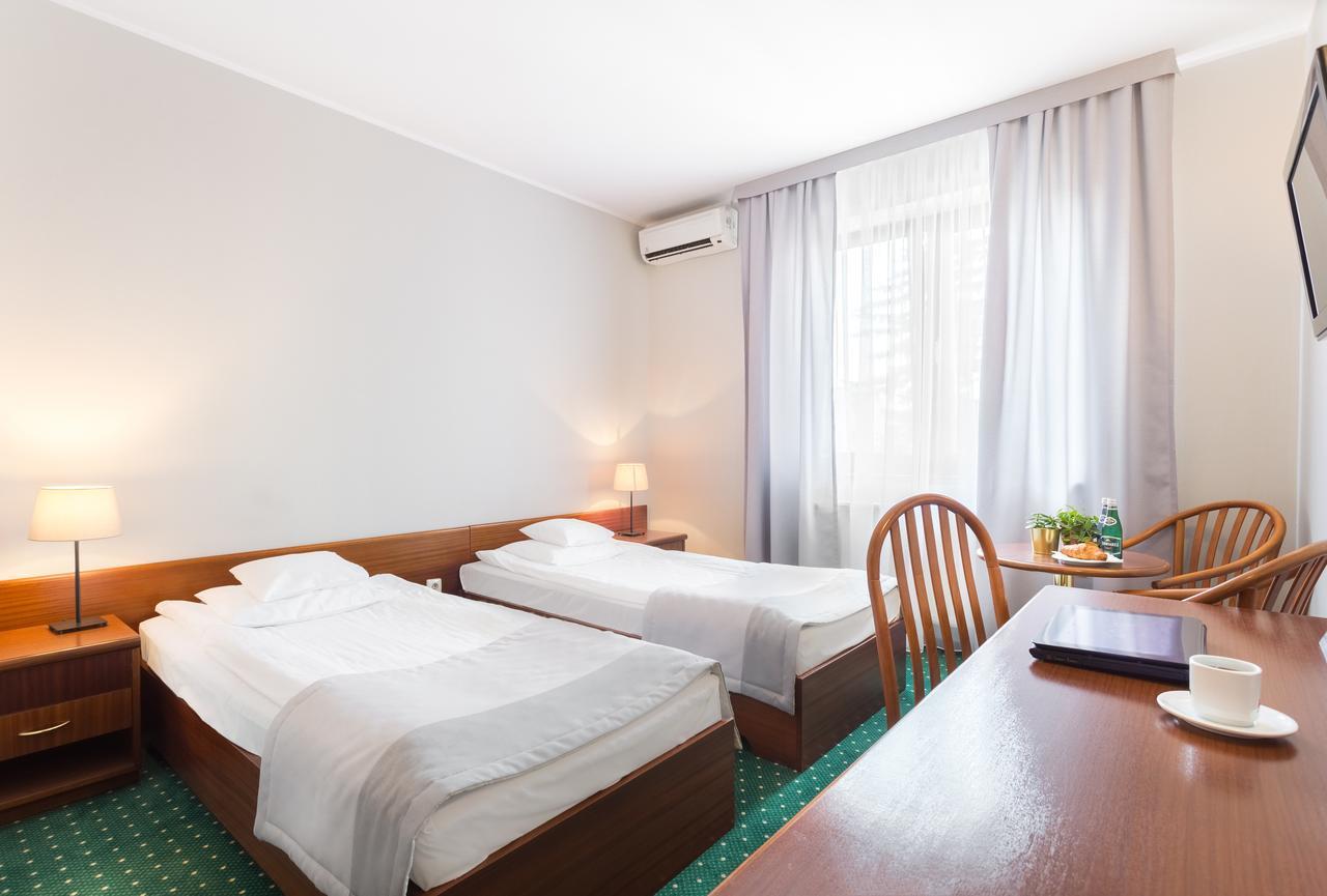Hotel T&T Poznan Luaran gambar